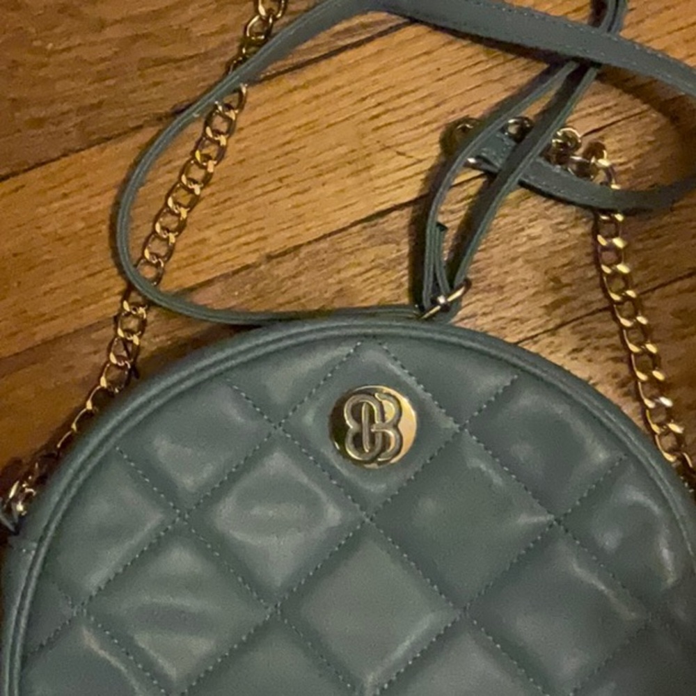 Bandolino round quilted bag with chain strap